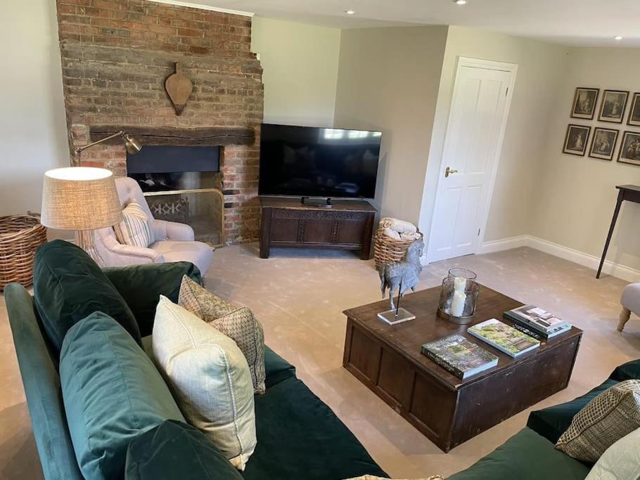 Holly Cottage, 2, Northbrook Park, Farnham-Up To 6 Adults 외부 사진