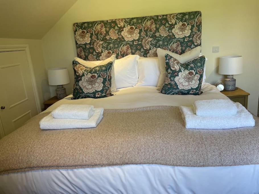 Holly Cottage, 2, Northbrook Park, Farnham-Up To 6 Adults 외부 사진